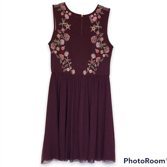 Xhilaration Dresses & Skirts - Xhilaration for Target Maroon with Floral Embroidery Sleeveless Dress Size Med